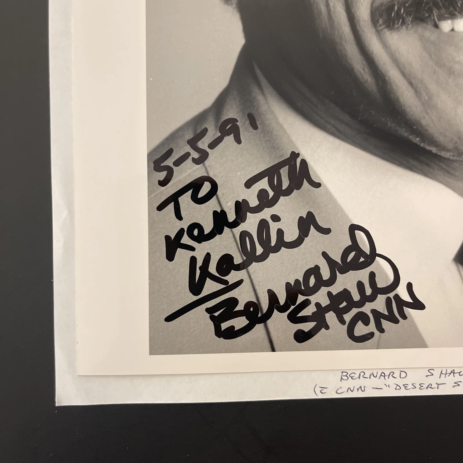 BERNARD SHAW CNN Desert Storm: Hand Signed Celebrity Photo 8 x 10” / KSK, изображение 2