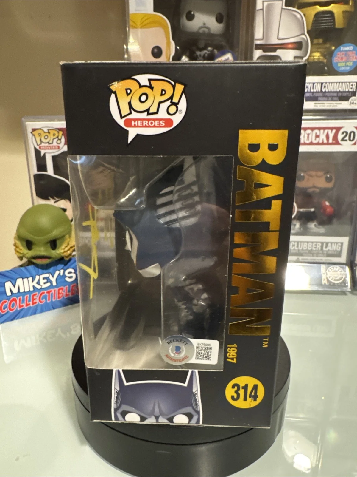 Christian Bale — Christian Bale Signed Funko Pop 19 Batman The Dark Knight Trilogy Beckett, image 3