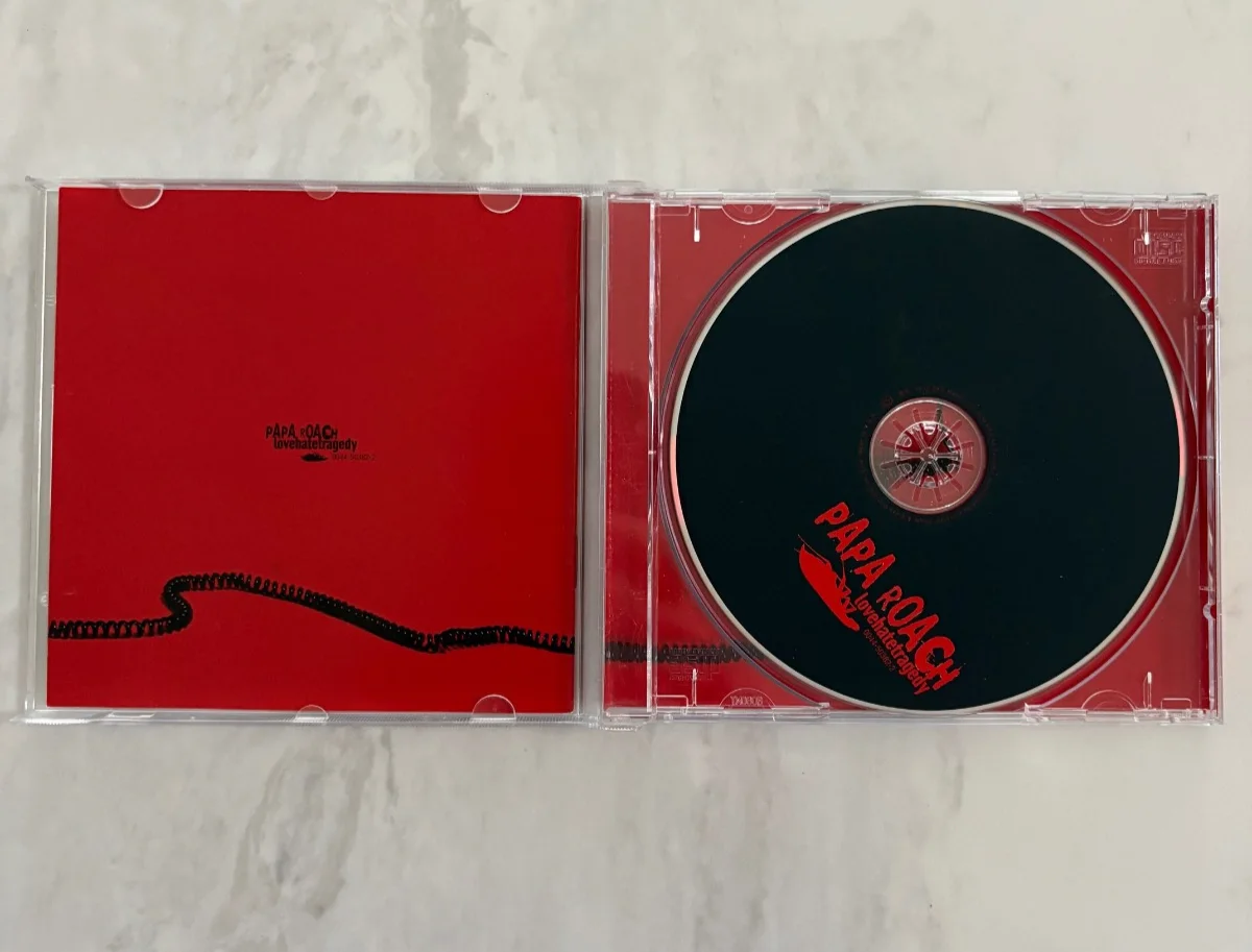 Papa Roach – Lovehatetragedy (2002) CD SIGNED by Full Band – Autographed Booklet, image 3