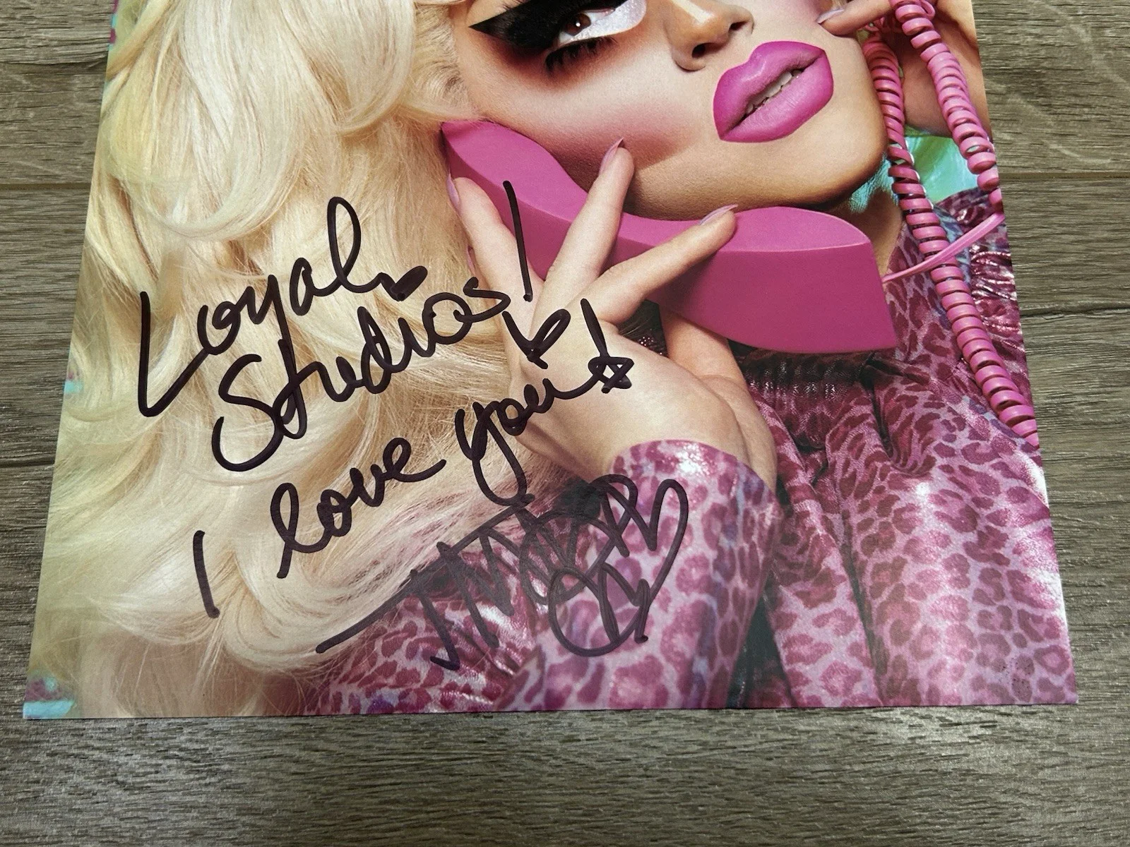 Trixie Mattel SIGNED AUTOGRAPHED Photo Drag Queen Ru Paul Drag Race, изображение 2
