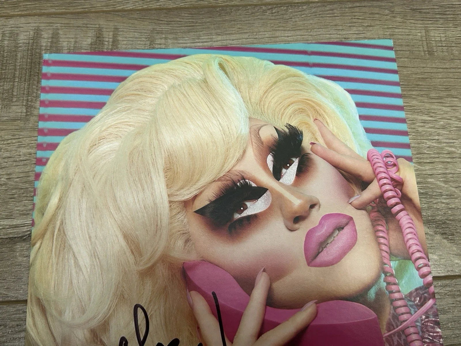 Trixie Mattel SIGNED AUTOGRAPHED Photo Drag Queen Ru Paul Drag Race, изображение 3