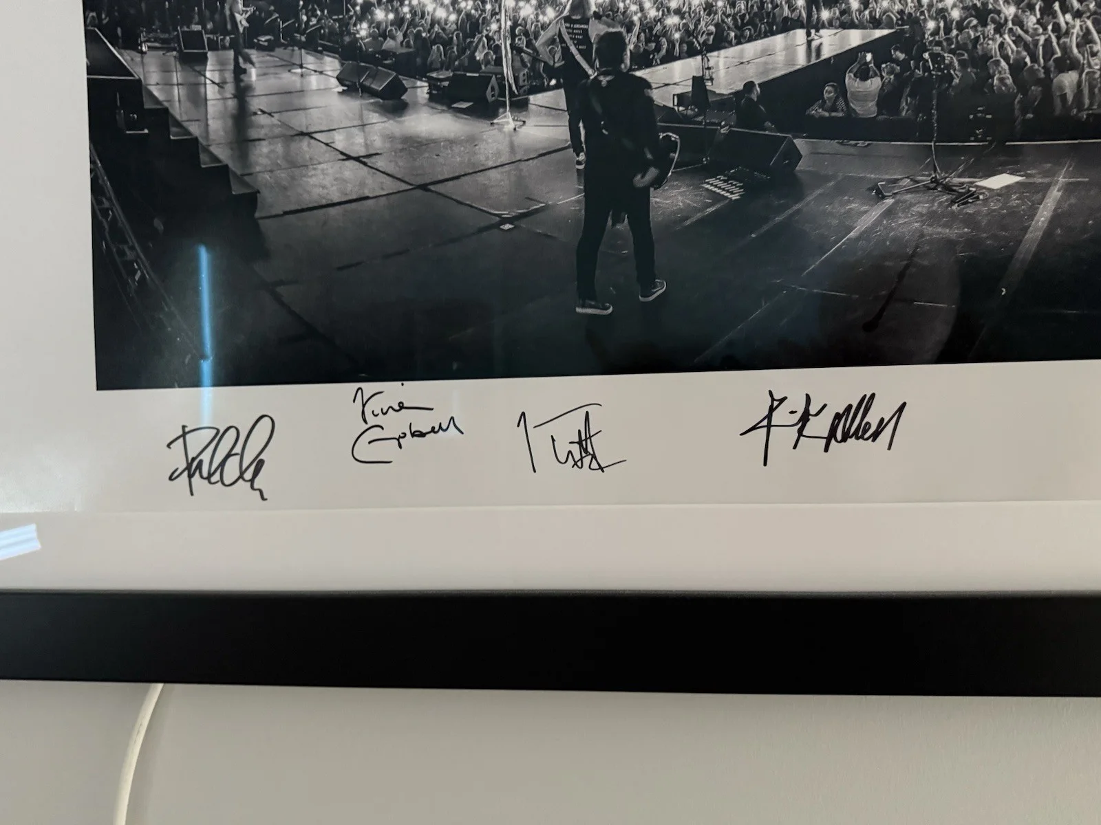 Joe Elliott — DEF LEPPARD Unframed Signed Rare 30x40 Photo All 5 #10/10 BAS Kevin Nixon, image 3