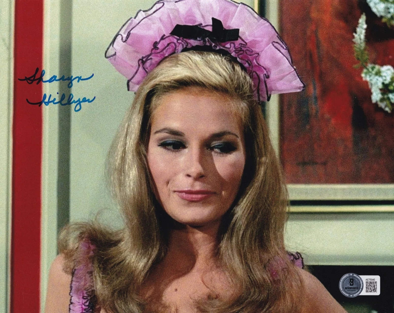 Sharyn Hillyer — Sharyn Hillyer Signed The Monkees 8x10 Photo BAS COA The Man from U.N.C.L.E Auto