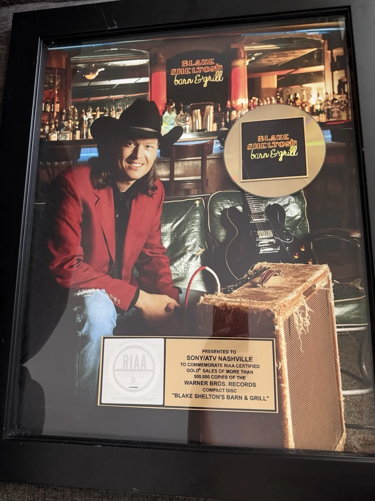 Blake Shelton Framed RIAA Award For ‘Barn & Grill’ - Rare Piece!, изображение 2
