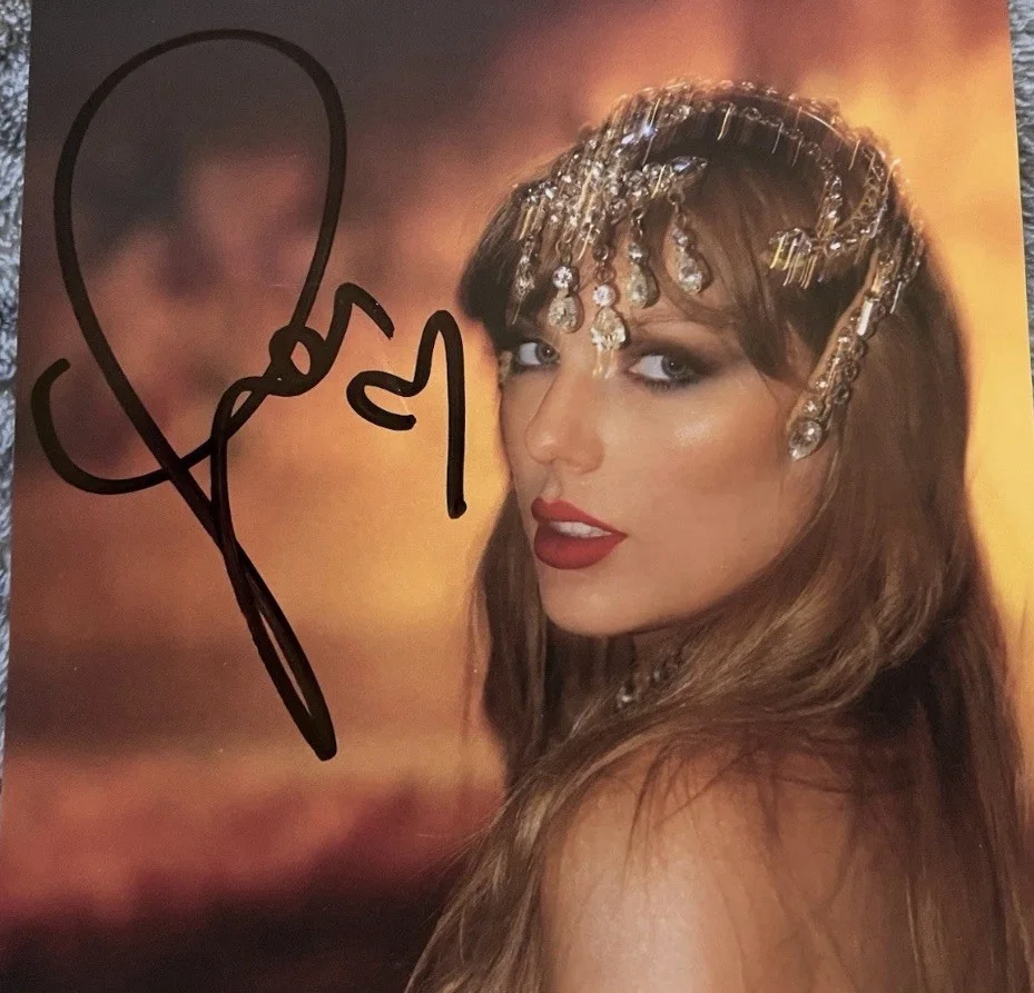 TLOAS Hand Signed Taylor Swift CD Photo #1 Sealed, изображение 2