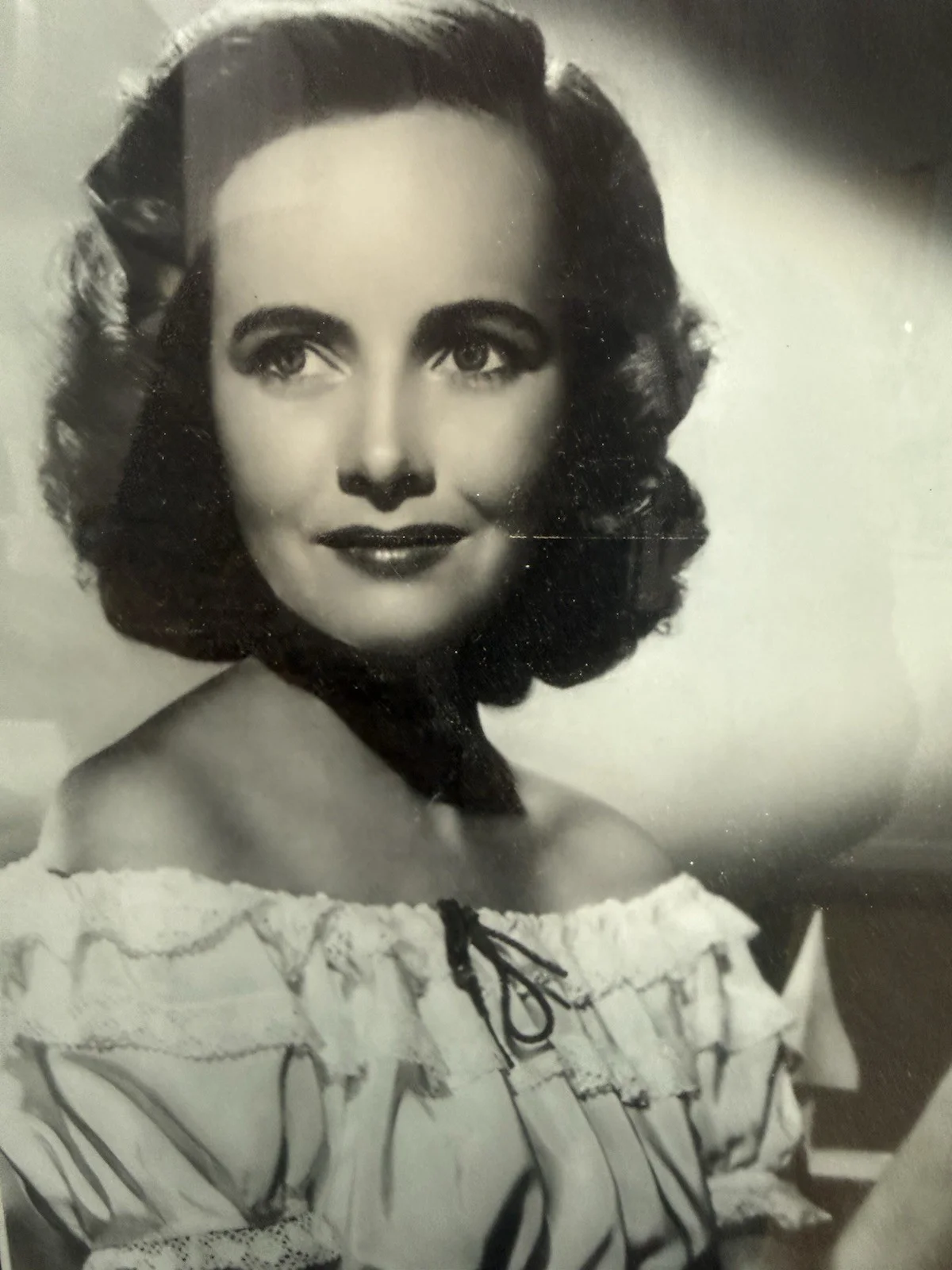Teresa Wright - Signature, Photo With COA 11X14 Picture Frame., image 2