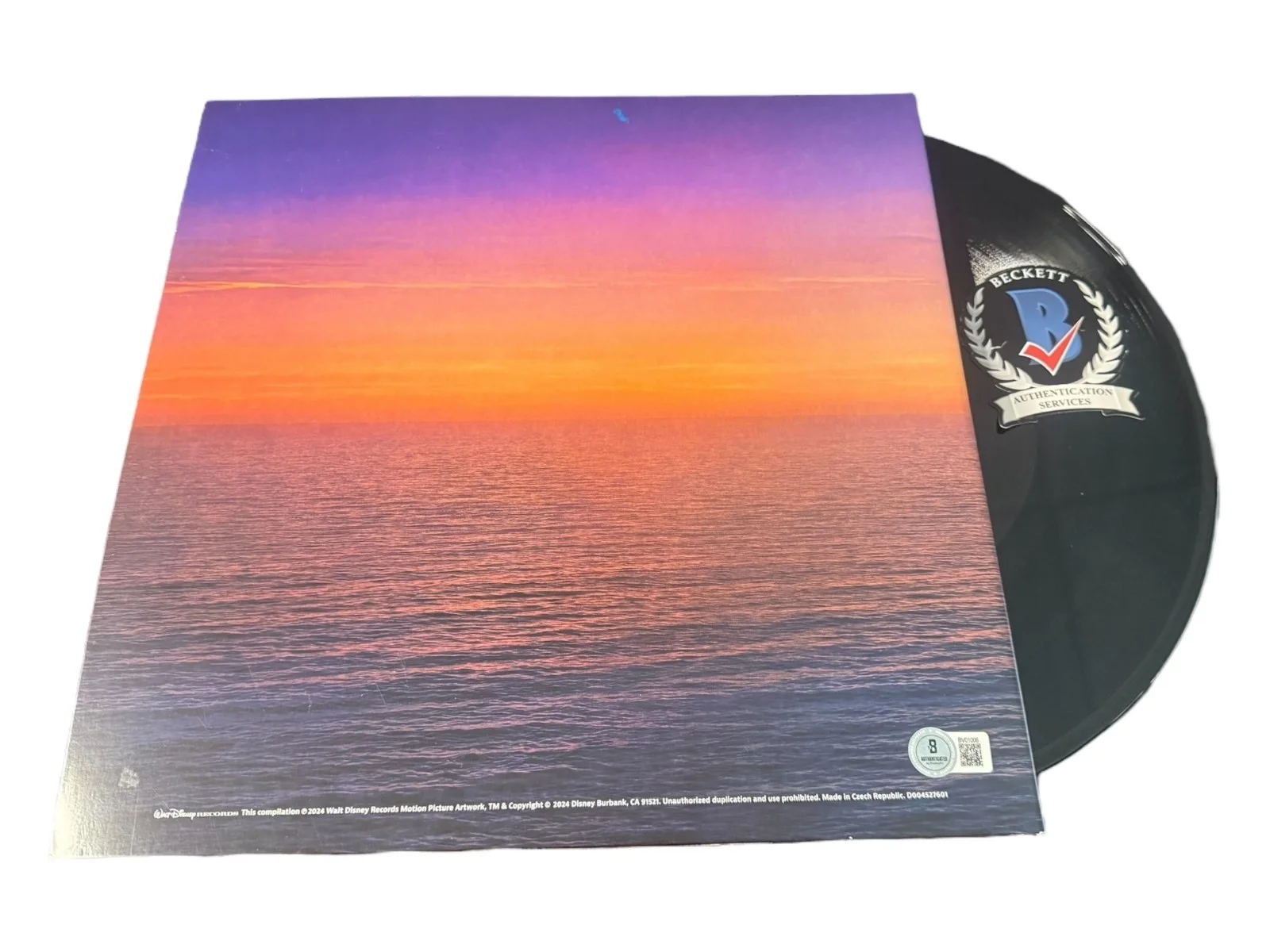 AILI'I CRAVALHO — AILI'I CRAVALHO SIGNED AUTOGRAPH MOANA 2 VINYL SOUNDTRACK BECKETT BAS DISNEY, изображение 2