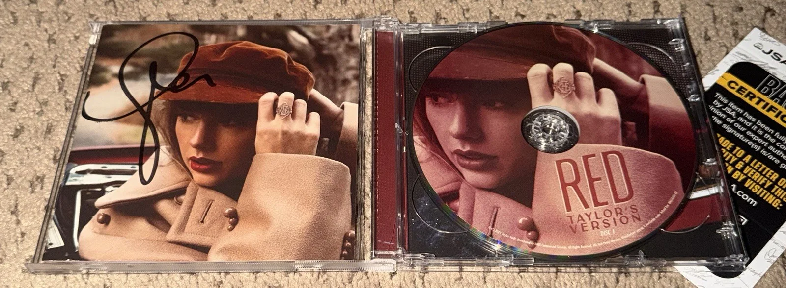TAYLOR SWIFT SIGNED RED CD BOOKLET JSA AUTOGRAPHED VERSION AUTOGRAPH, image 3