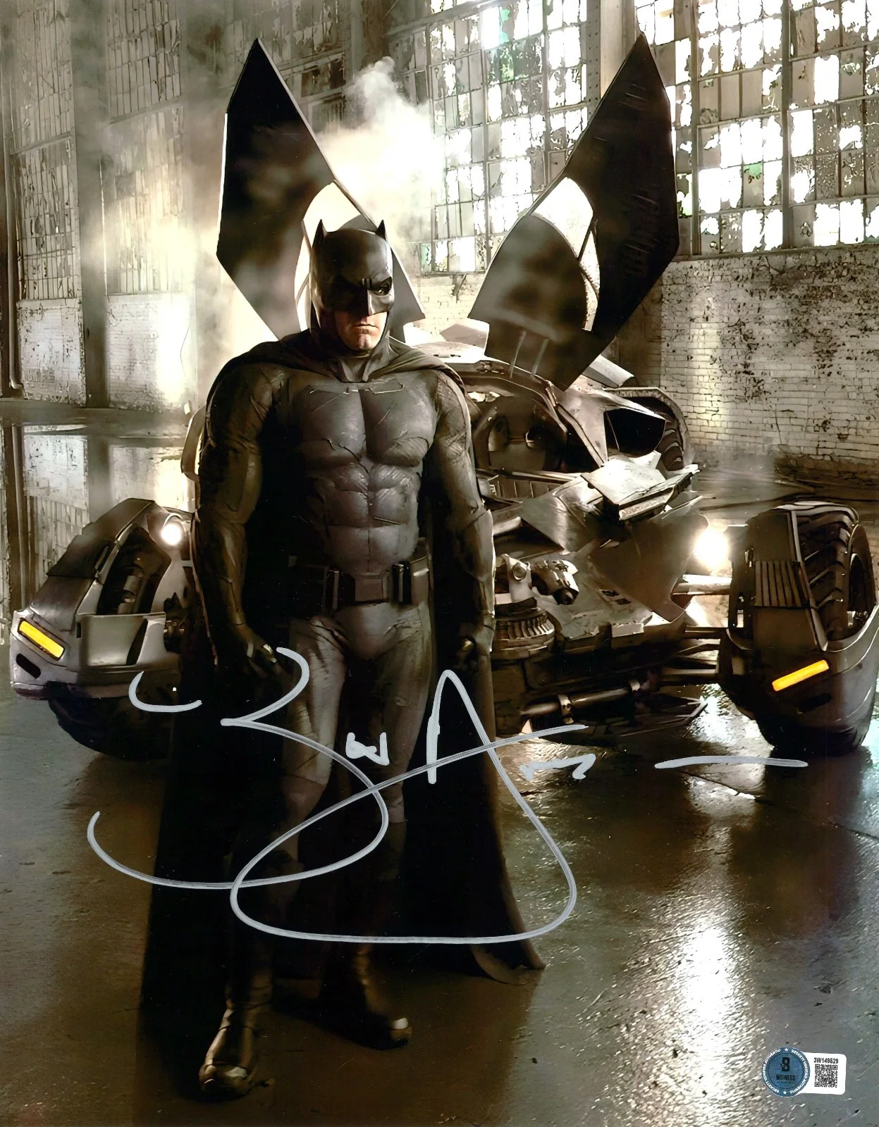 BEN AFFLECK — BEN AFFLECK SIGNED AUTOGRAPH BATMAN V SUPERMAN 11X14 METALLIC PHOTO BAS BECKETT