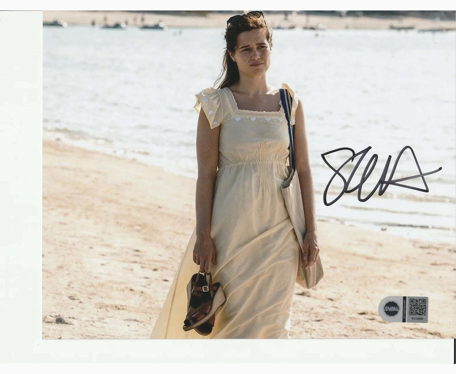 Sarah Catherine Hook — Sarah Catherine Hook The White Lotus Authentic Signe 8x10 Photo SWAU COA CERT 4