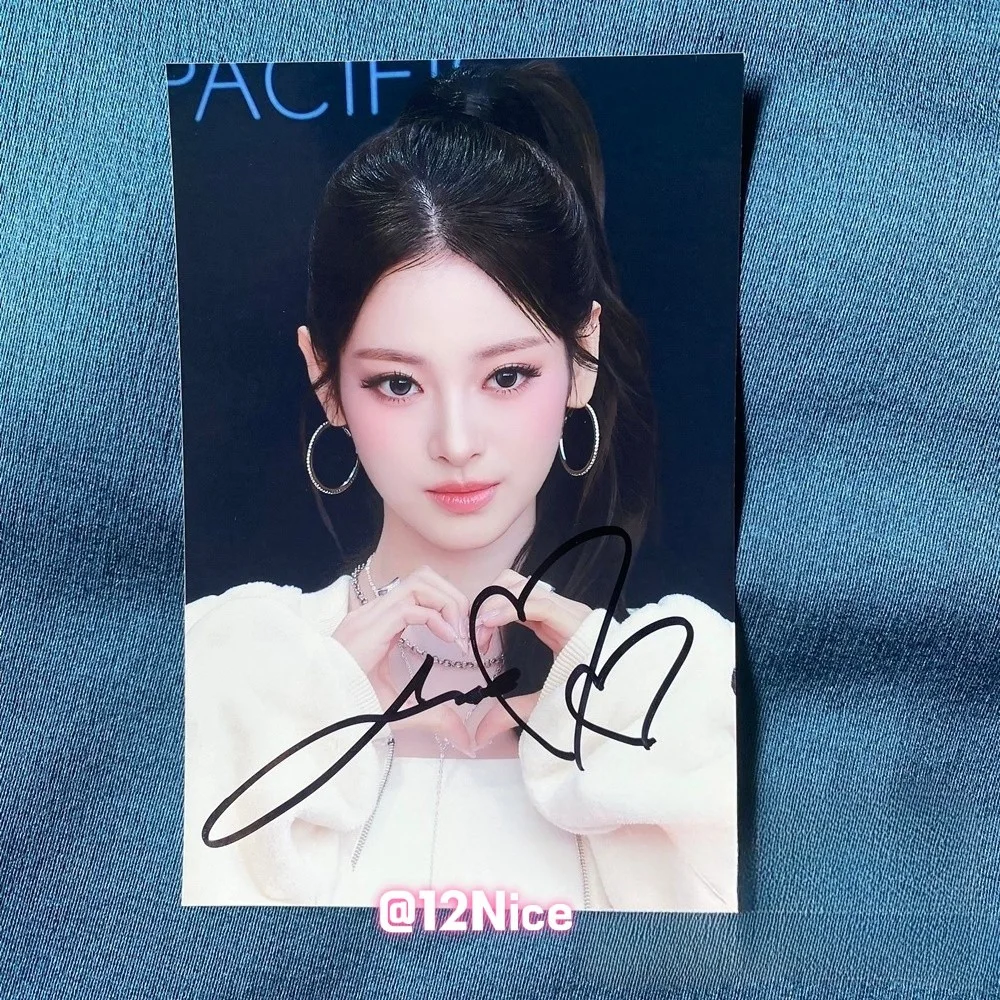 MEOVV ANNA AUTOGRAPHED SIGNED PHOTO K-POP COLLECTION 4*6 2025, image 4