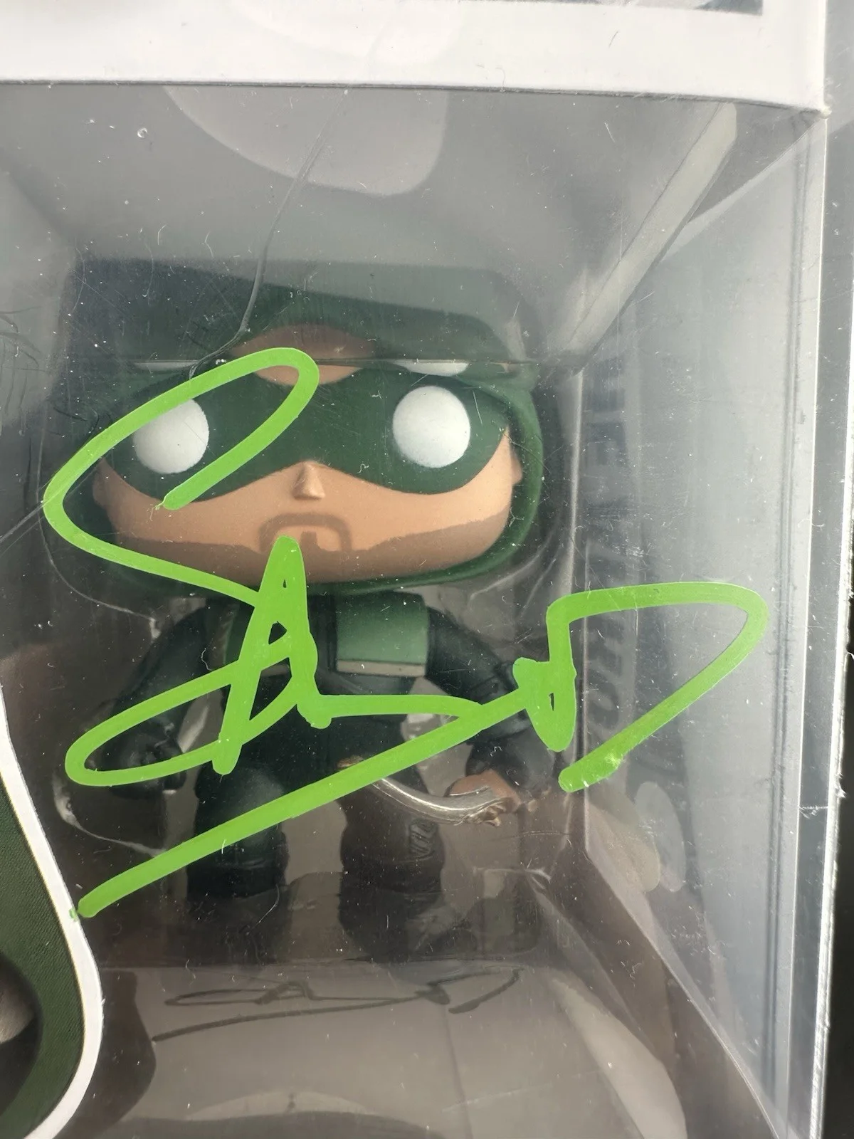 Stephen Amell — Stephen Amell Signed The Arrow Funko #207 JSA CERT, image 2