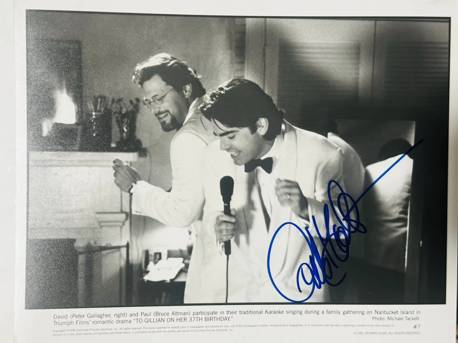 Peter Gallagher — Peter Gallagher signed To Gillian On Her 37th Birthday 8x10 B&w Original photo, изображение 2