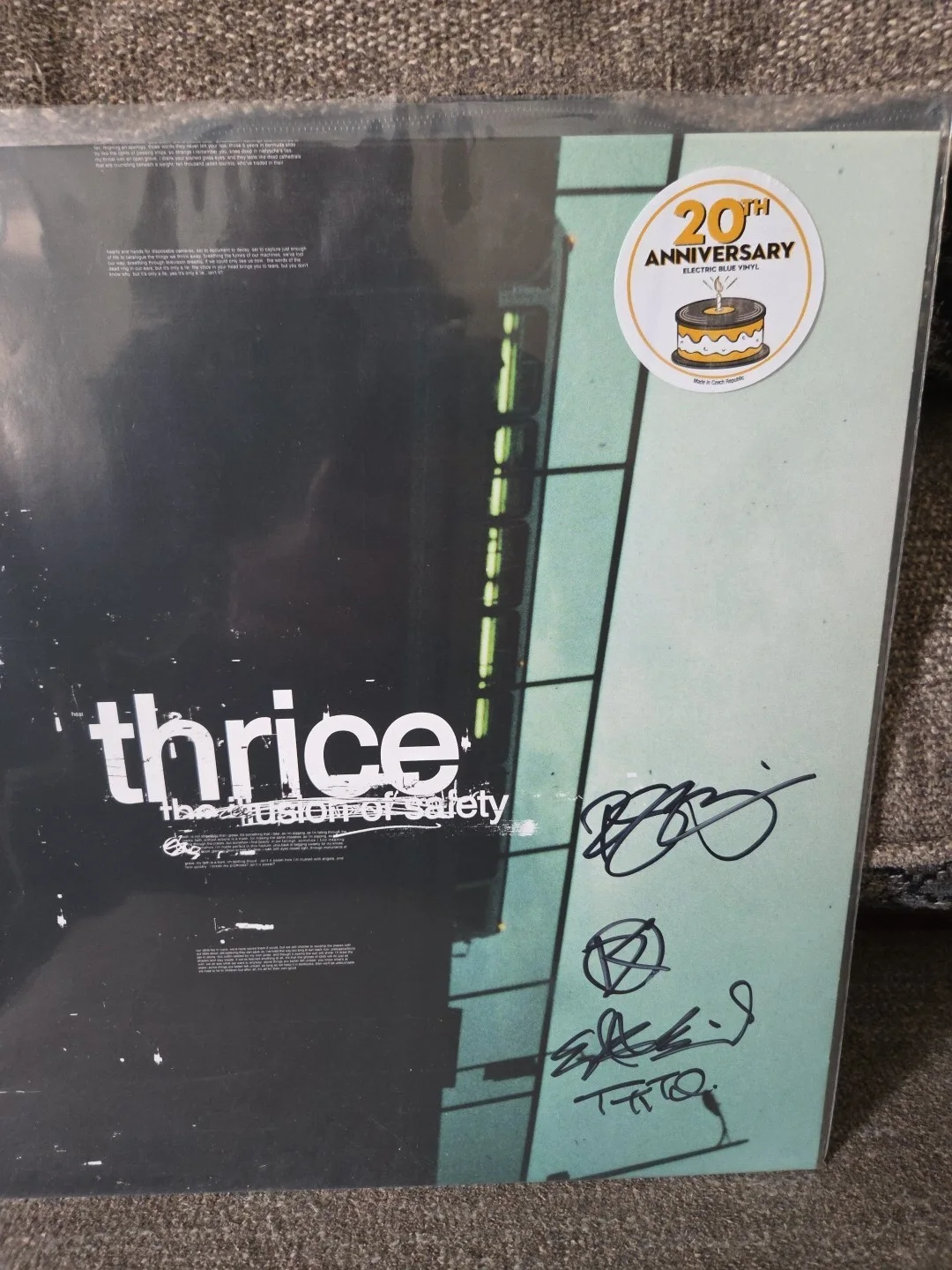 THRICE Signed All 4 Illusion Of Safety Electric Blue Vinyl LP 20th Anniversary, изображение 3