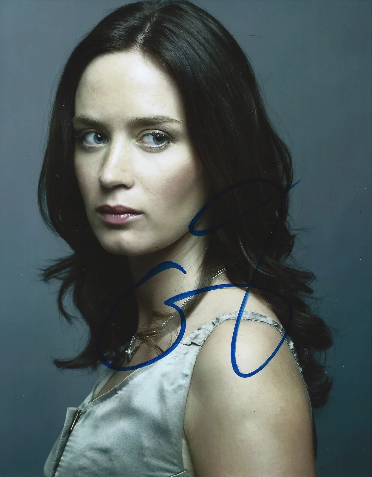 emily blunt — Emily Blunt signed 8x10 photo in person. Proof - Sicario, A quiet Place