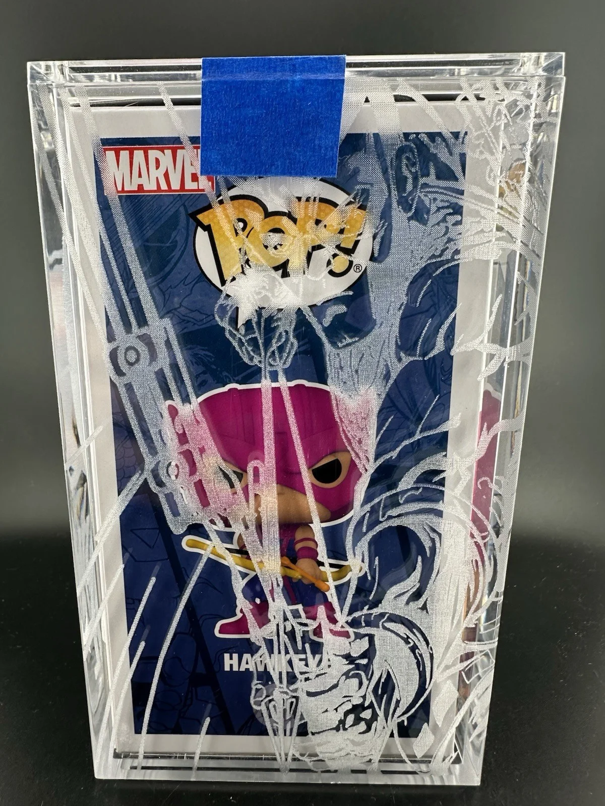 Jeremy Renner — DELUXE SPECIAL HAWKEYE CASE Jeremy Renner Signed Hawkeye Funko Pop 914 Beckett, image 4