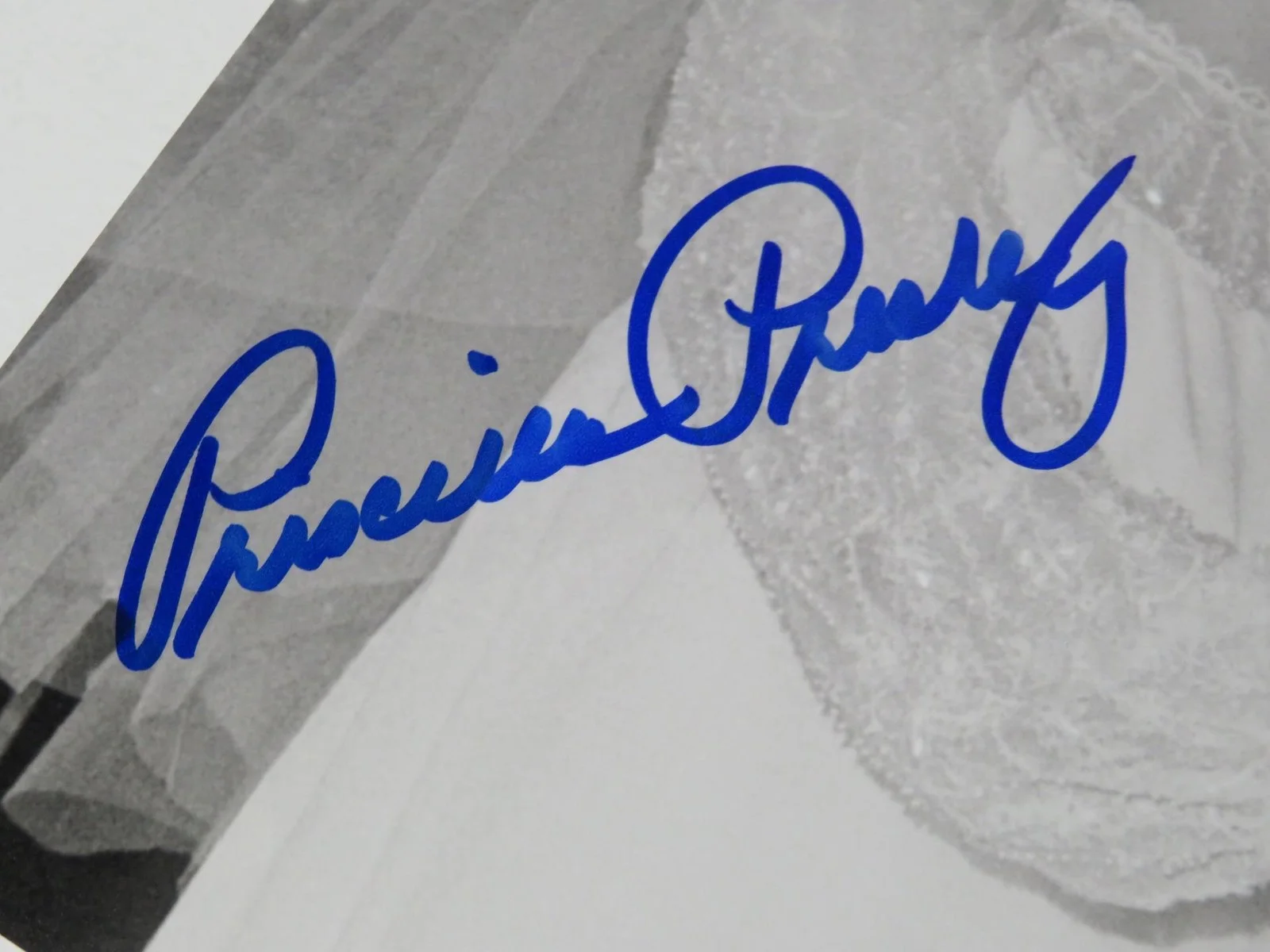 Priscilla Presley ELVIS PRESLEY Signed Autograph Auto 11x14 Photo JSA, image 2