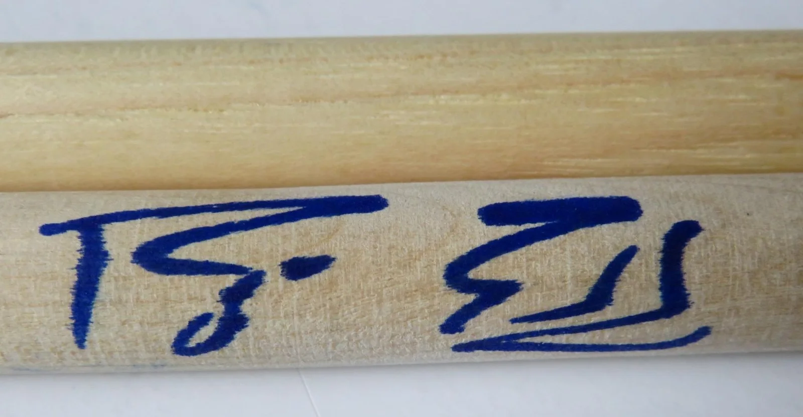 Roger Earl FOGHAT Signed Autograph Auto Drumstick Drum Stick JSA, image 2