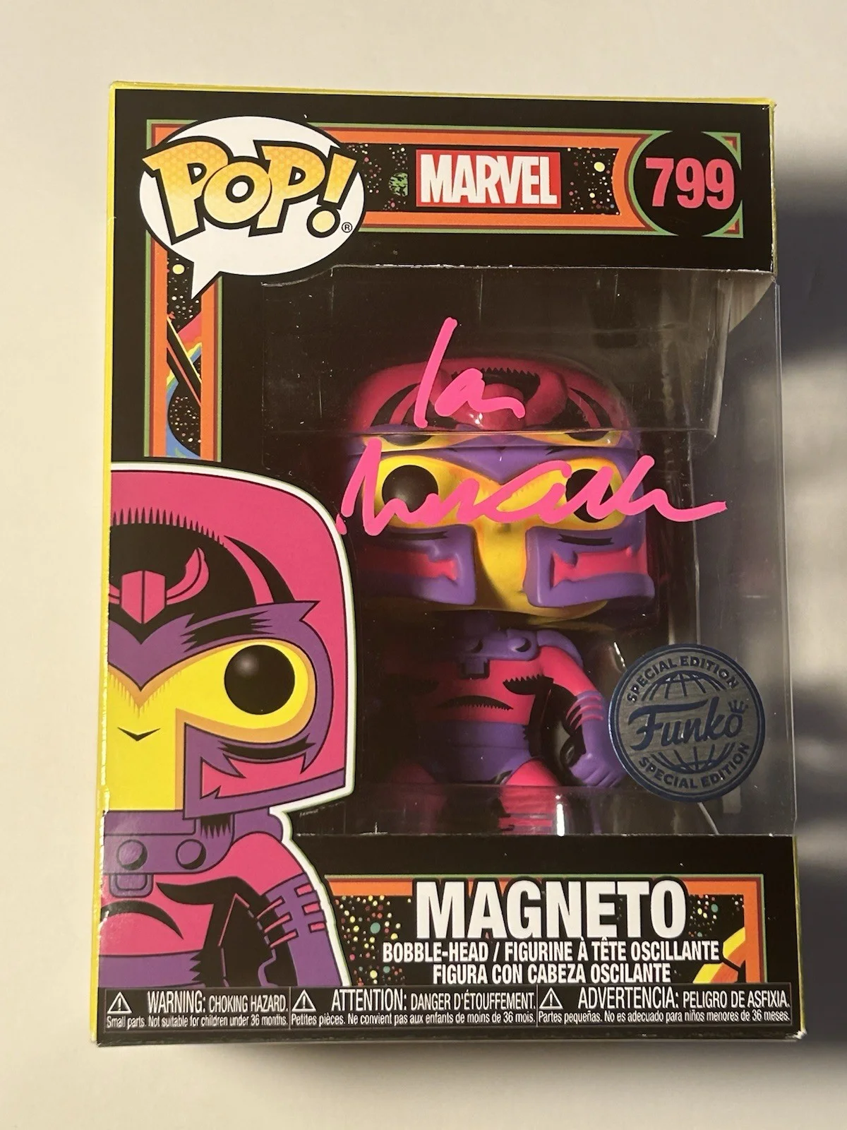 Ian McHellen — Ian McKellen Signed Funko Pop 799 Blacklight Magneto Marvel Beckett COA w/ Armor, image 2