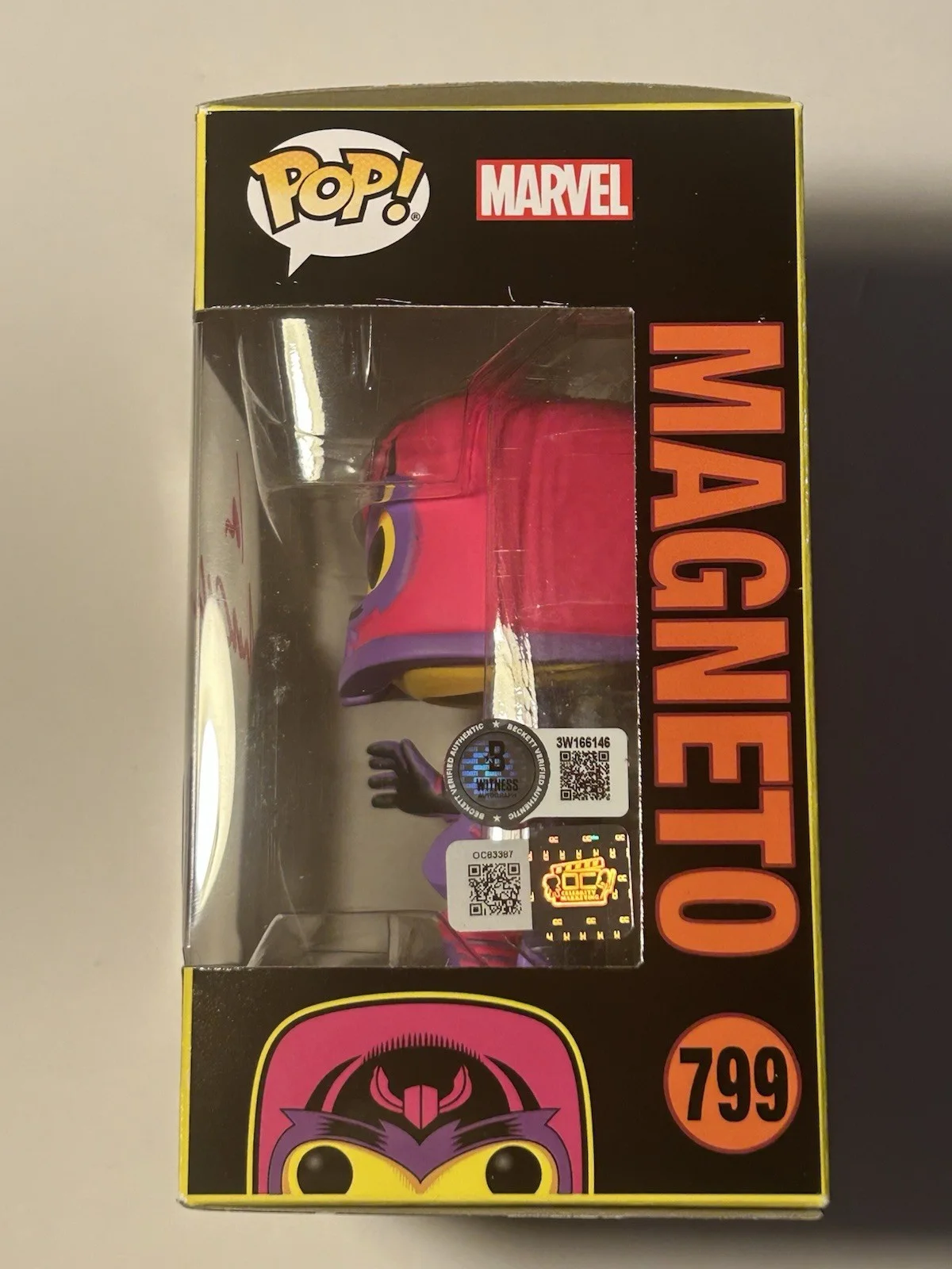 Ian McHellen — Ian McKellen Signed Funko Pop 799 Blacklight Magneto Marvel Beckett COA w/ Armor, image 4