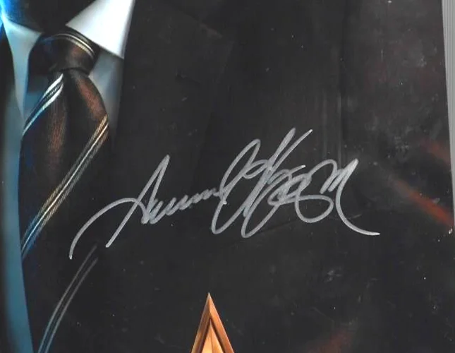 Hand signed 8 x 10 photo Samuel L. Jackson "Captain Marvel", image 2