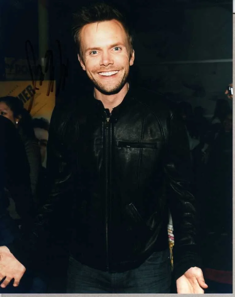 Joel McHale — JOEL MCHALE SIGNED 8X10 PHOTO IMAGE THE SOUP COMMUNITY #3