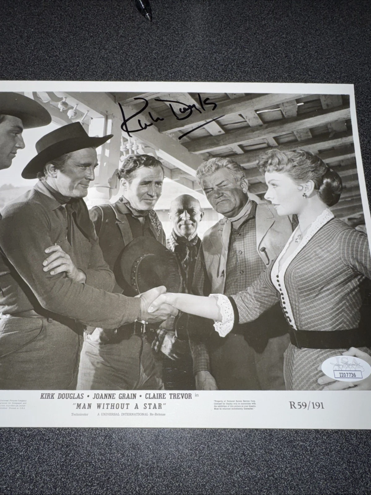 Kirk Douglas — Kirk Douglas Autographed Signed 8x10 Photograph A Man Without A Star JSA Cert