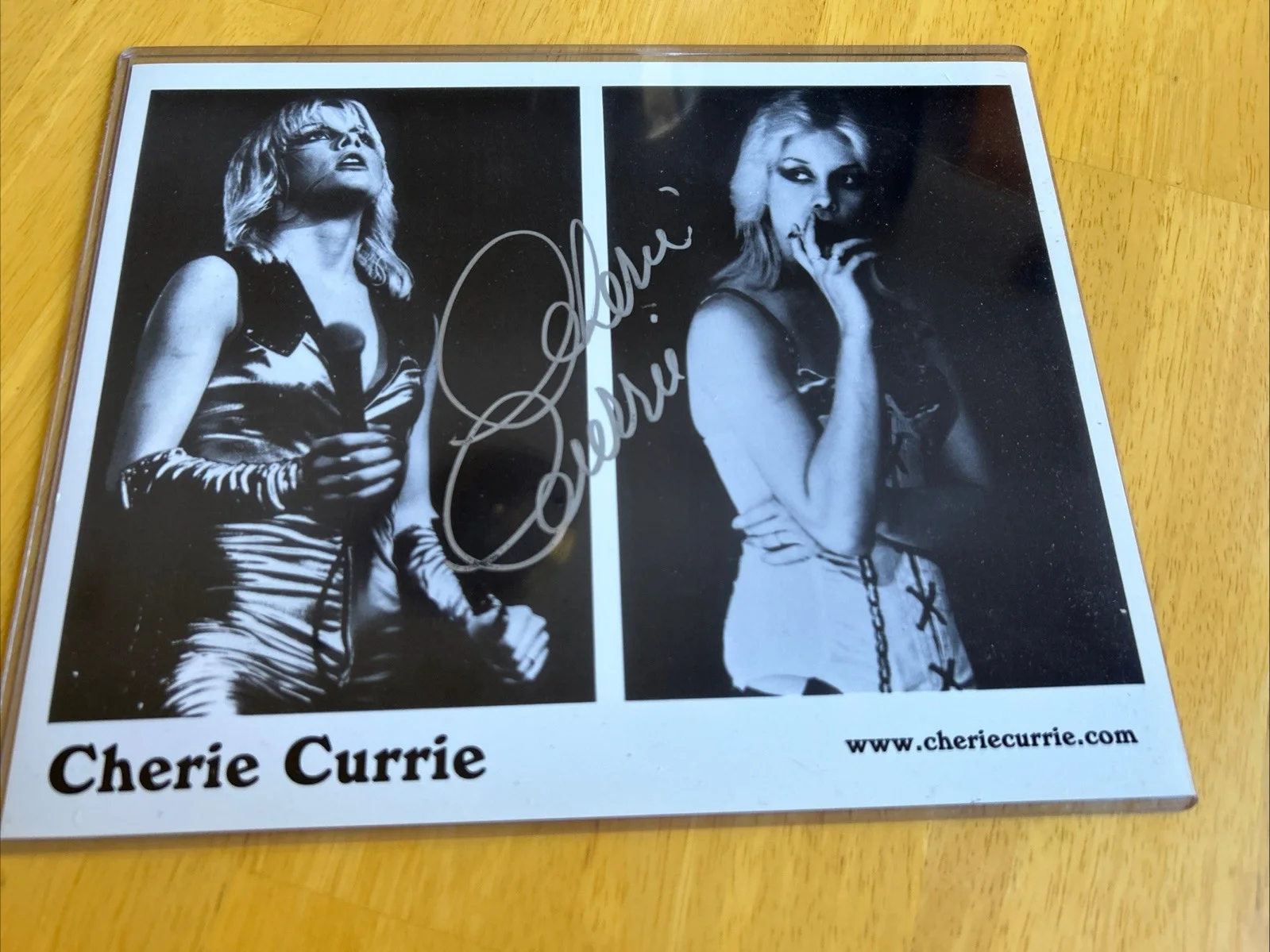 Cherie Currie — Cherie Currie authentic signed rock 8x10 photo W/Cert Autographed