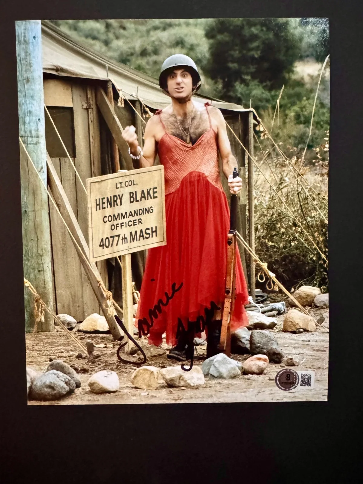 Jamie Farr — Jamie Farr autographed signed classic M.A.S.H 8x10 photo Beckett BAS!
