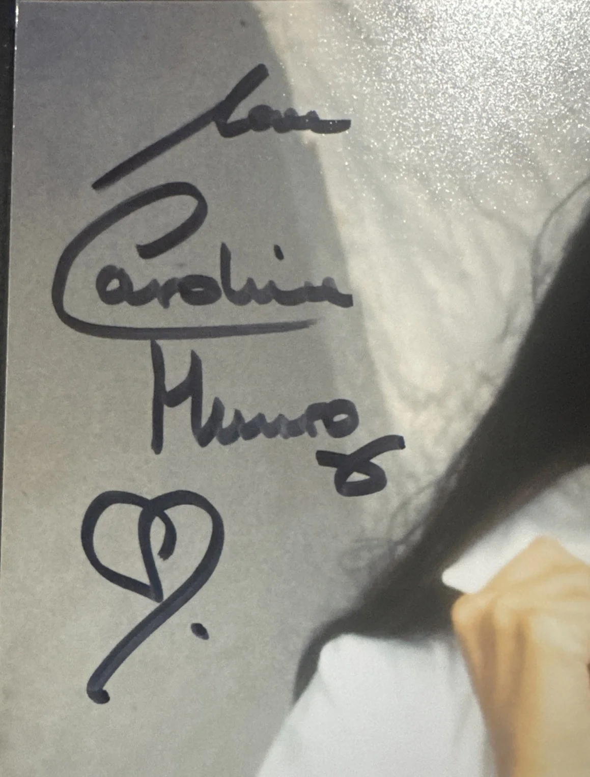 8 by 10 Signed Original Photo Of The Great actress Caroline Munro. With no COA, изображение 2