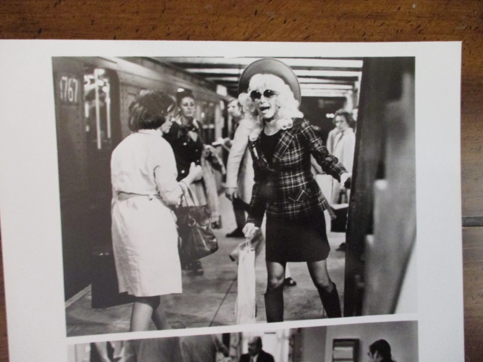 Barbra Streisand/Michael Sarrazin(FOR PETE'S SAKE)1982 8 x 10 Black/White Photo, image 2