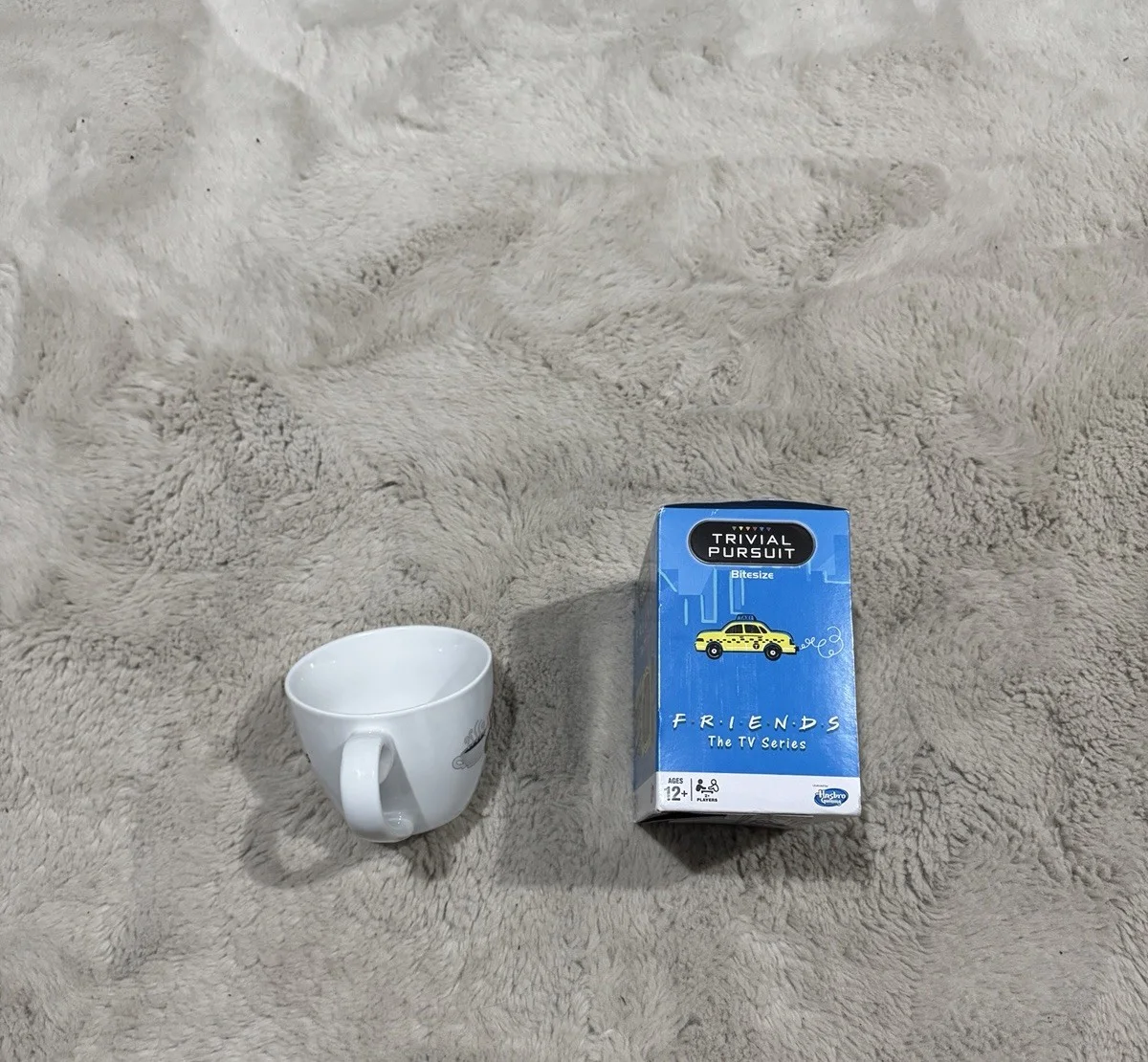 Friends Series Central Perk Mug and Friends Series Trivial Pursuit Game Bundle, изображение 4