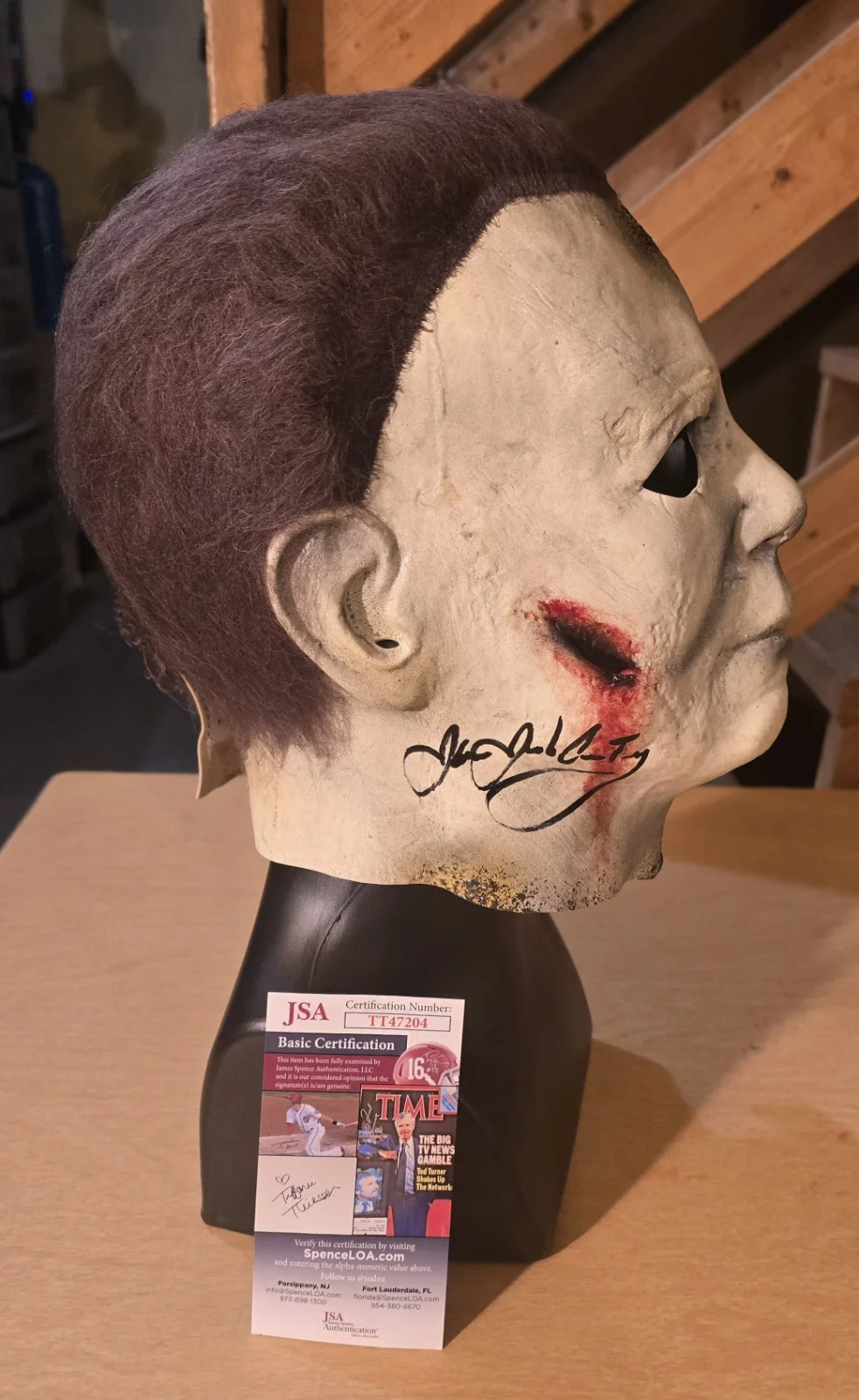 James Jude Courtney — TOTS Michael Myers Halloween Kills Mask Signed By James Jude Courtney JSA!, изображение 2