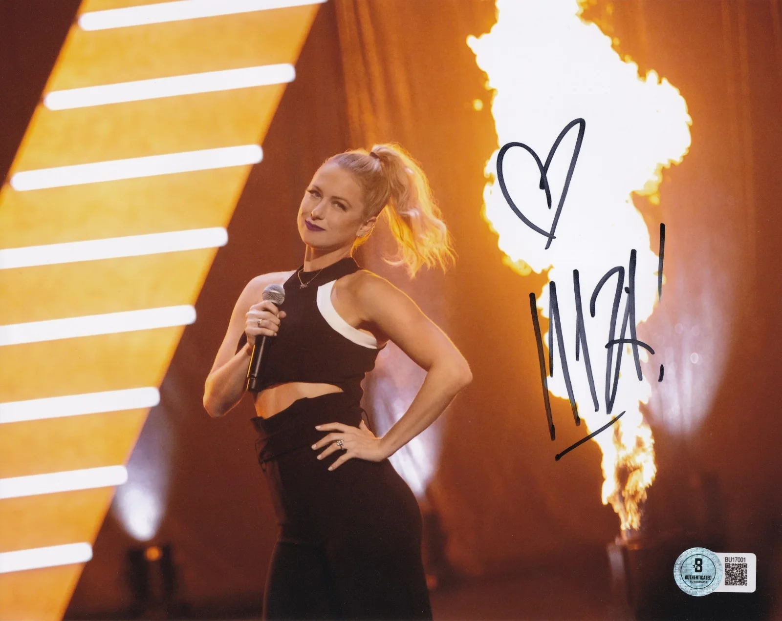 Iliza Shlesinger — Iliza Shlesinger Signed 8x10 Photo BAS COA Hot Forever Unveiled Picture Auto'd 1