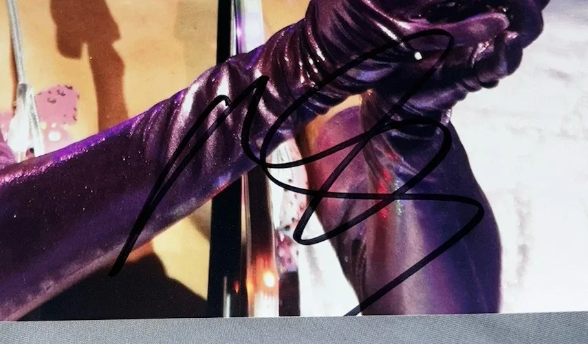 Miley Cyrus Signed 11x14 Photo With Proof, image 2