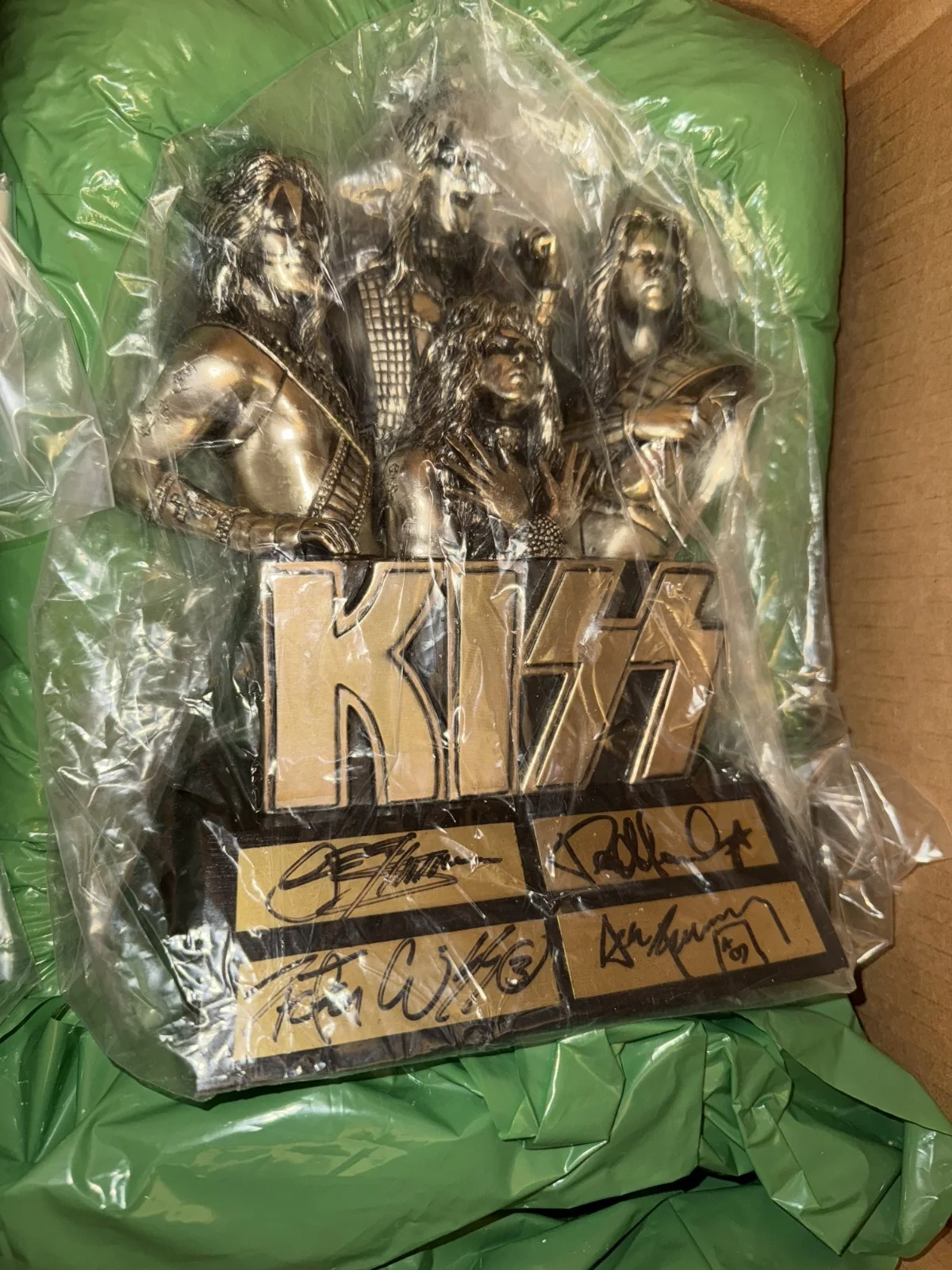 Peter Criss, Gene Simmons, Ace Frehley, Paul Stanley — RARE KISS ORIGINAL MEMBERS 1998 GARTLAN SIGNED STATUE A/P Sterling Silver Pewter, image 2