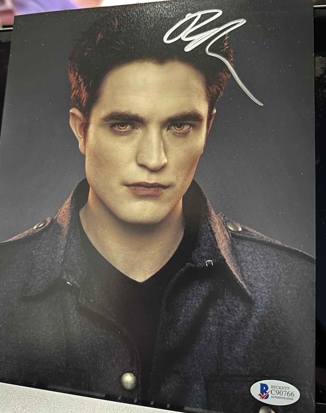 ROBERT PATTINSON — ROBERT PATTINSON SIGNED PHOTO 8X10 TWILIGHT AUTOGRAPH TEAM EDWARD BAS COA BATMAN, изображение 3