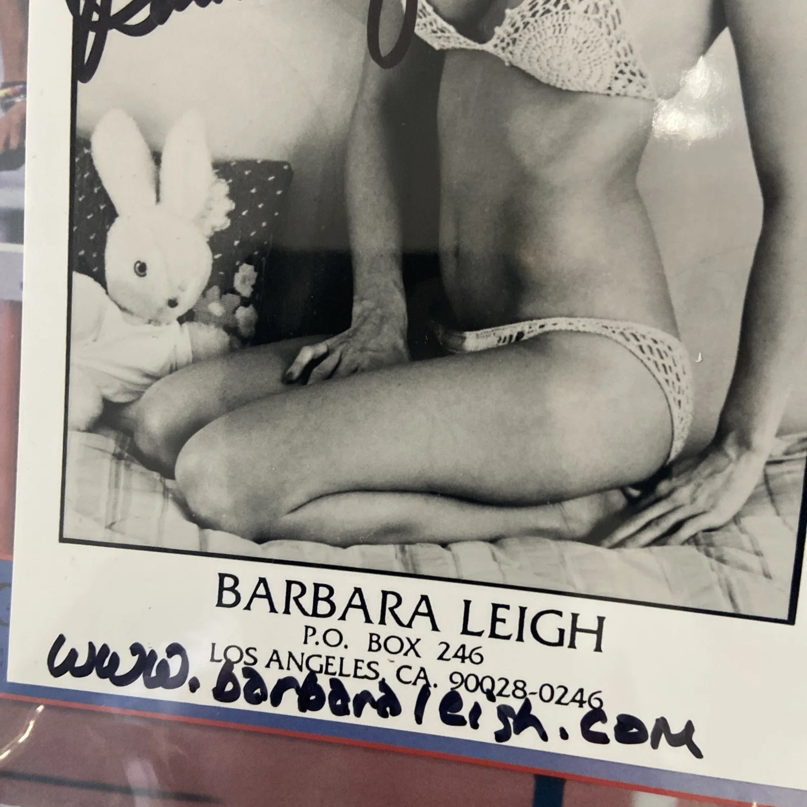 Barbara Leigh — Barbara Leigh Signed Autographed Photo B&W 6" x 4" Promo Vampirella actress, изображение 4