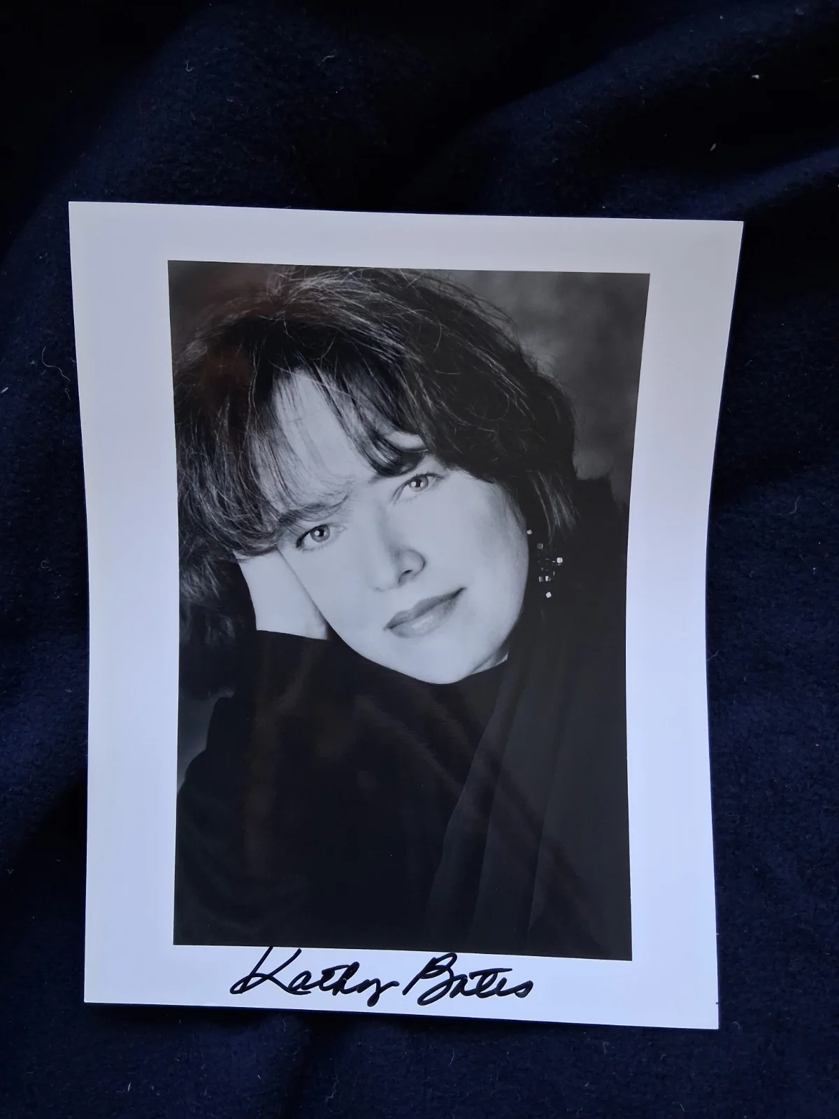 Kathy Bates — Vintage Kathy Bates Signed 8x10 Photo Autographed Picture
