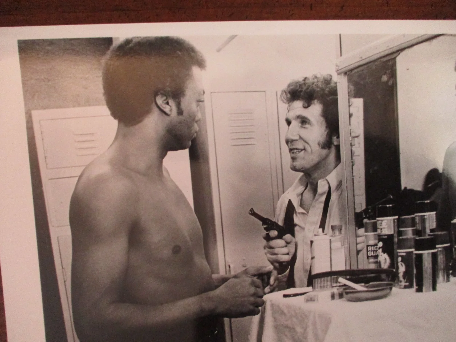Charles Bergansky/Paul Winfield(GORDON'S WAR)10 x 8 1979 Black/White Press Photo, изображение 2