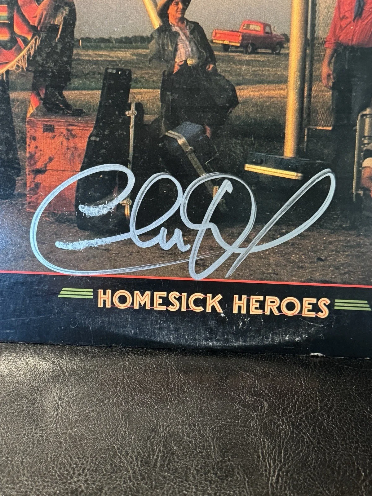 (JSA COA) SIGNED CHARLIE DANIELS ALBUM VINYL “HOMESICK HEROES HONDO HOTEL” *RARE, изображение 2