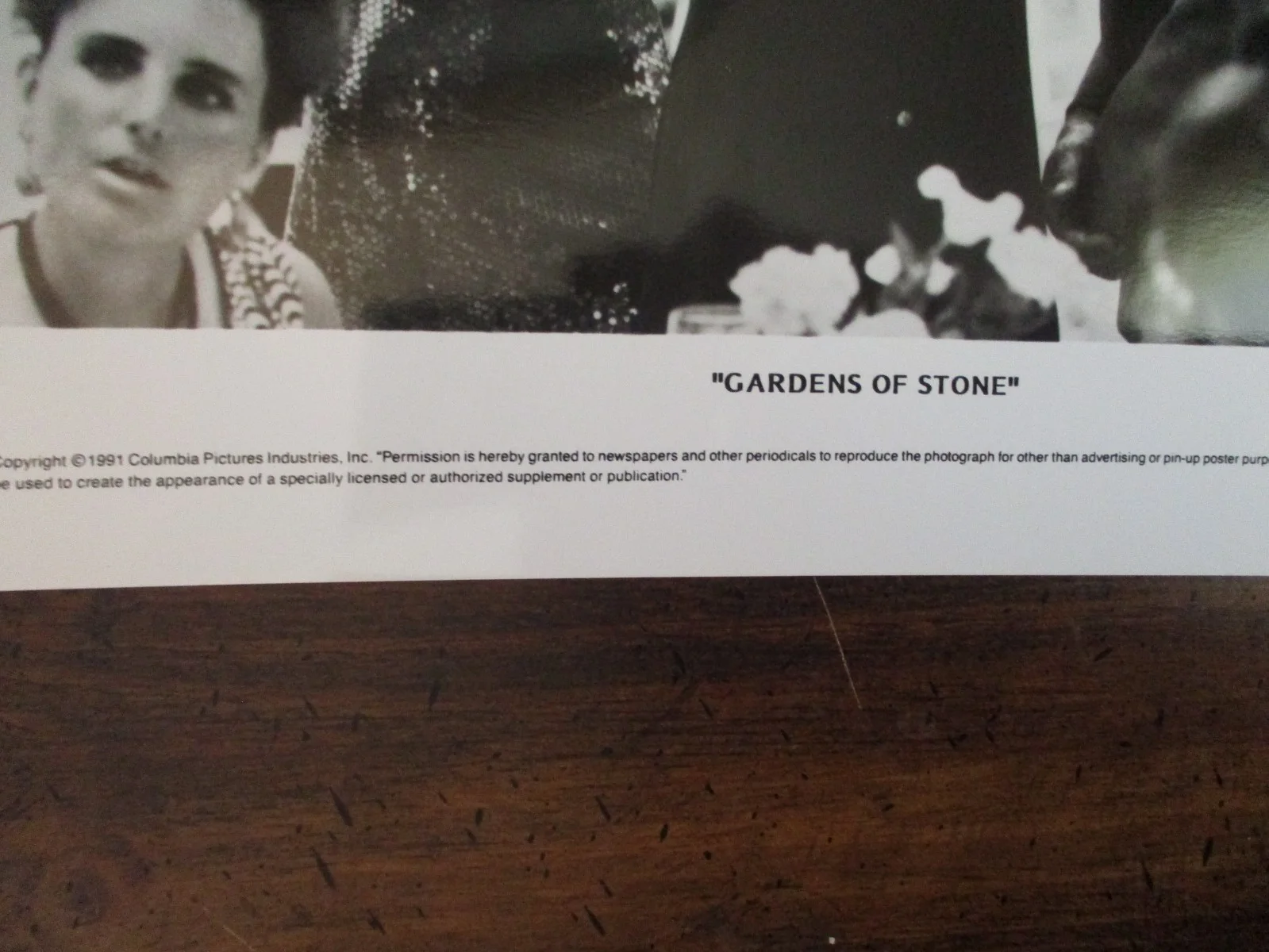 Anjelica Huston/Bill Graham/James Caan(GARDENS OF STONE)1991 10 x 8 B & W Photo, изображение 2