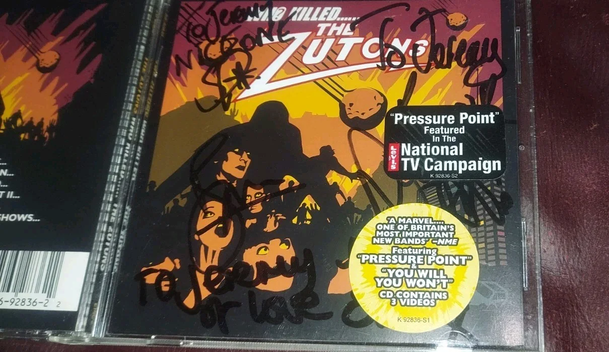 The Zutons Autograped Who Killed? ... CD HAND SIGNED Insert L@@K A Lot More + FS, изображение 2