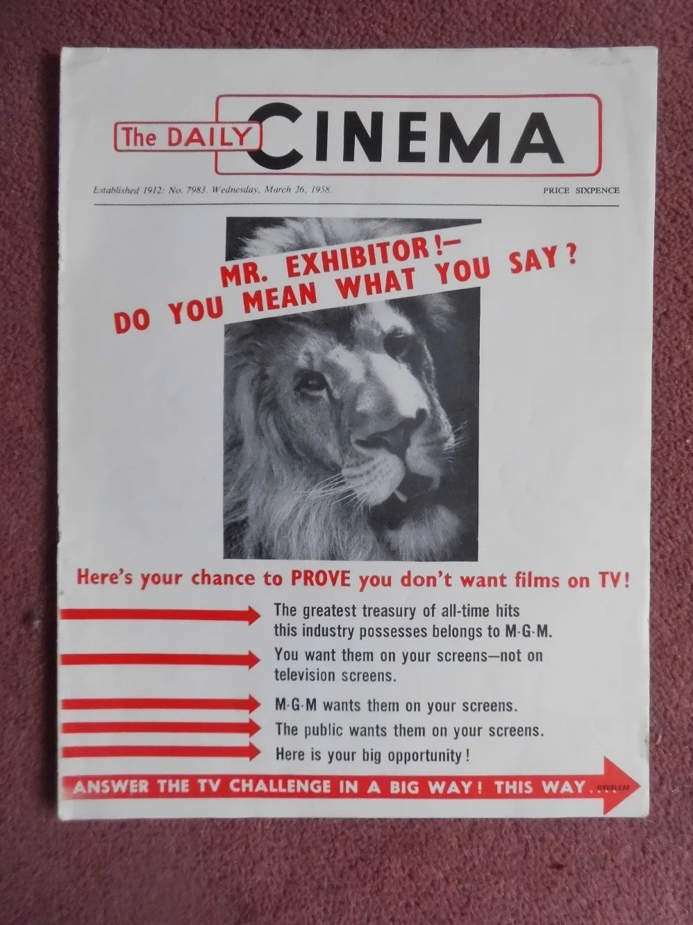 DRACULA (HAMMER FILMS) in DAILY CINEMA scarce 1958 UK trade mag, изображение 2