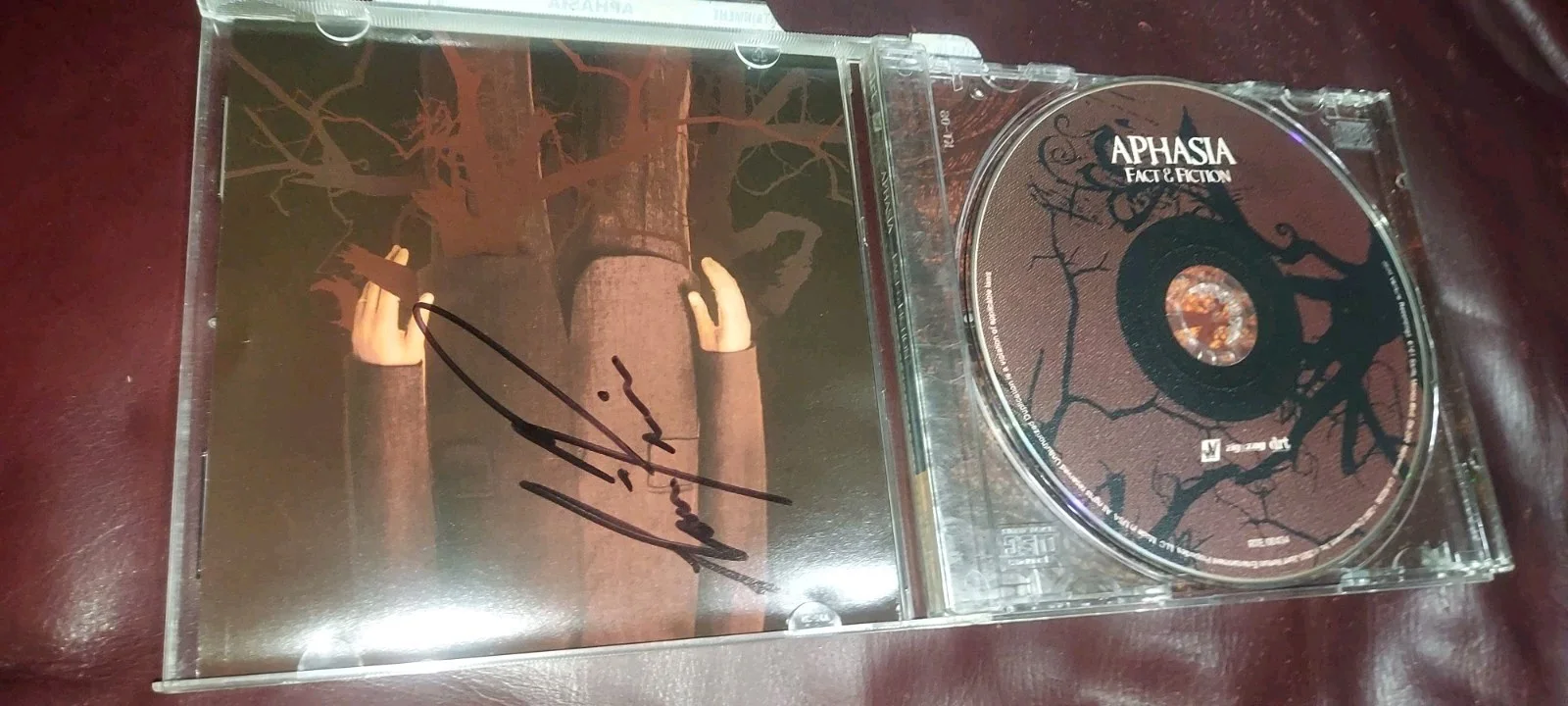 Aphasia Autograped Brand New CD HAND SIGNED Insert L@@K A Lot More + FS, изображение 4