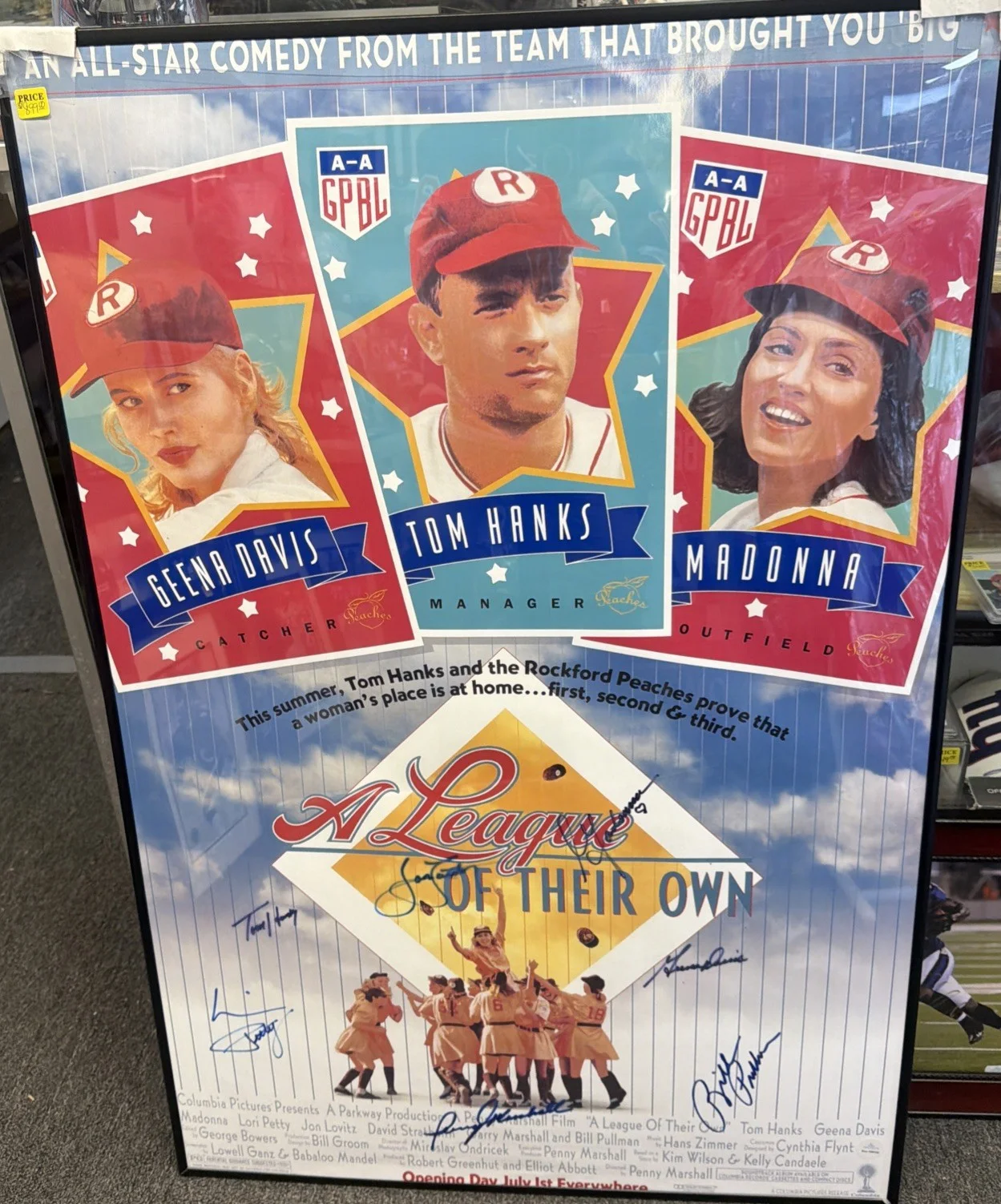 Cast — A League Of Their Own Cast Signed eco sports COA 27x40 Framed Movie Poster, изображение 2