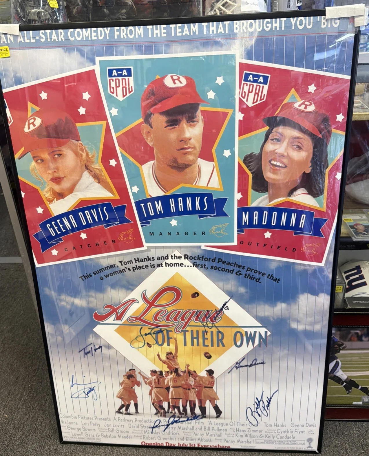 Cast — A League Of Their Own Cast Signed eco sports COA 27x40 Framed Movie Poster, изображение 3