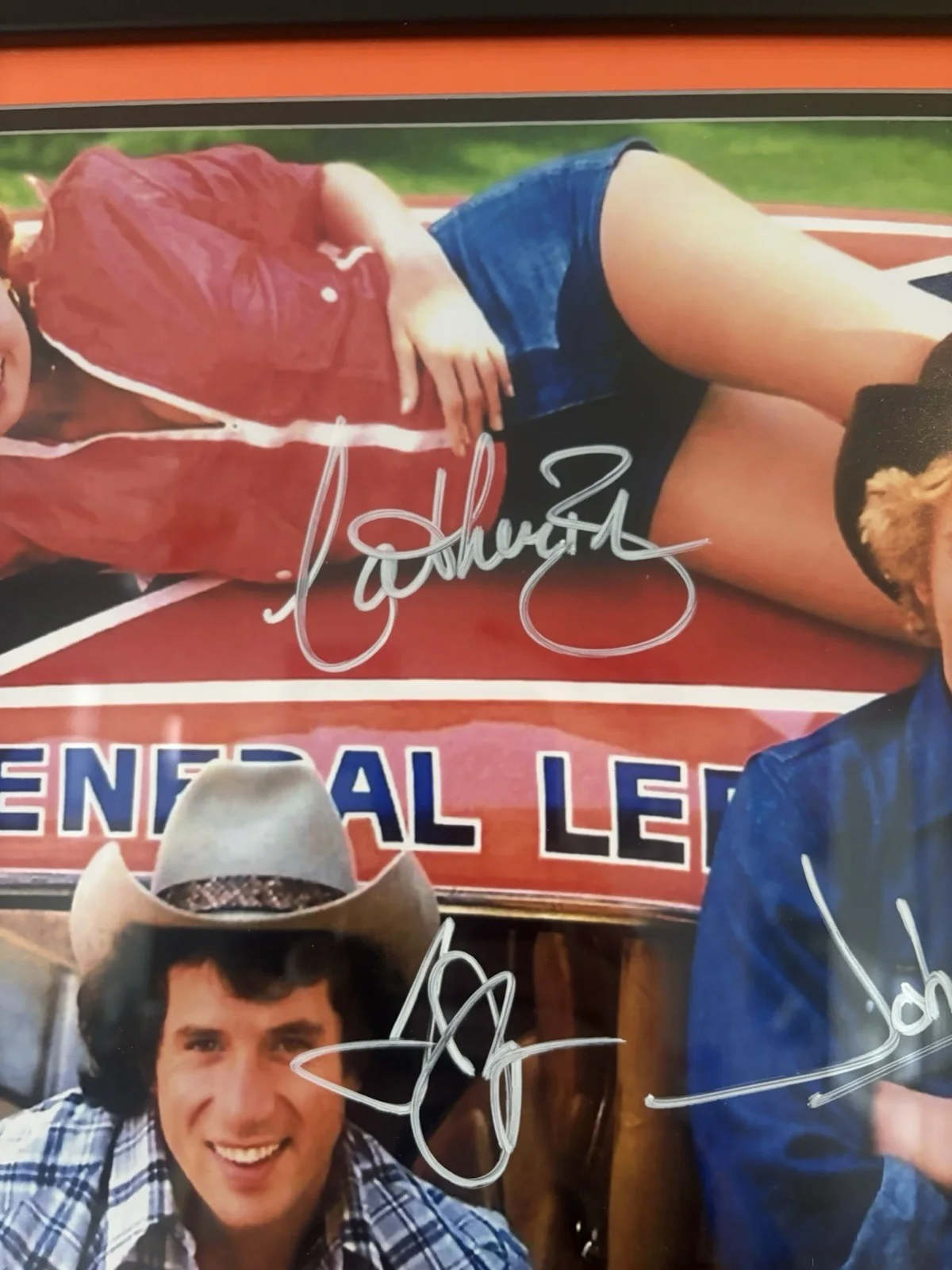 John Schneider Catherine Bach, Tom Wopat — Dukes of Hazzard Cast Signed 11x14 Framed Photo Schneider, Bach, Wopat w/COA JSA, изображение 3