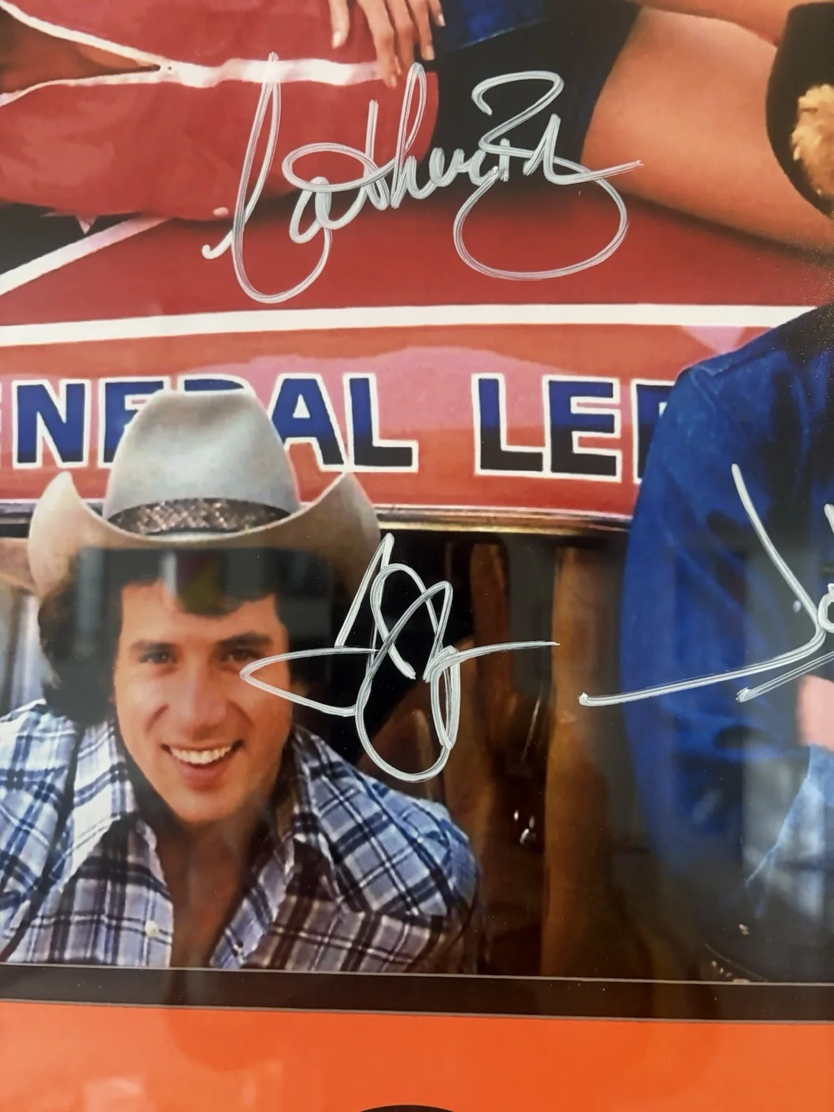 John Schneider Catherine Bach, Tom Wopat — Dukes of Hazzard Cast Signed 11x14 Framed Photo Schneider, Bach, Wopat w/COA JSA, изображение 4