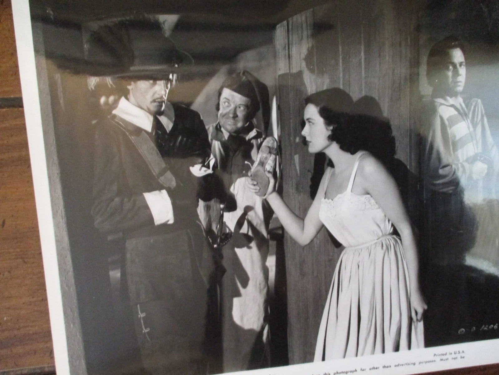Patricia Medina/Louis Hayward(FORTUNES OF CAPTAIN BLOOD)1965 10 x 8 B & W Photo, изображение 2
